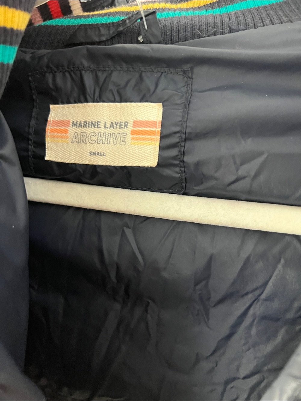 Marine Layer Archive Apres Puffer Jacket in Navy Rainbow Wave Small - Picture 10 of 10